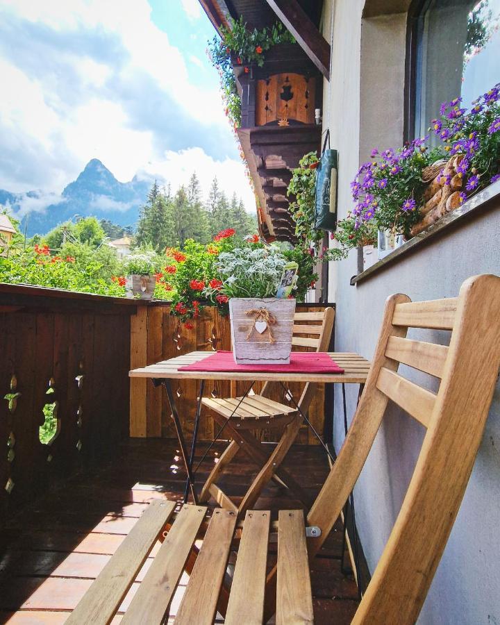 Amor Tirol Busteni (Adults Only) Exteriör bild